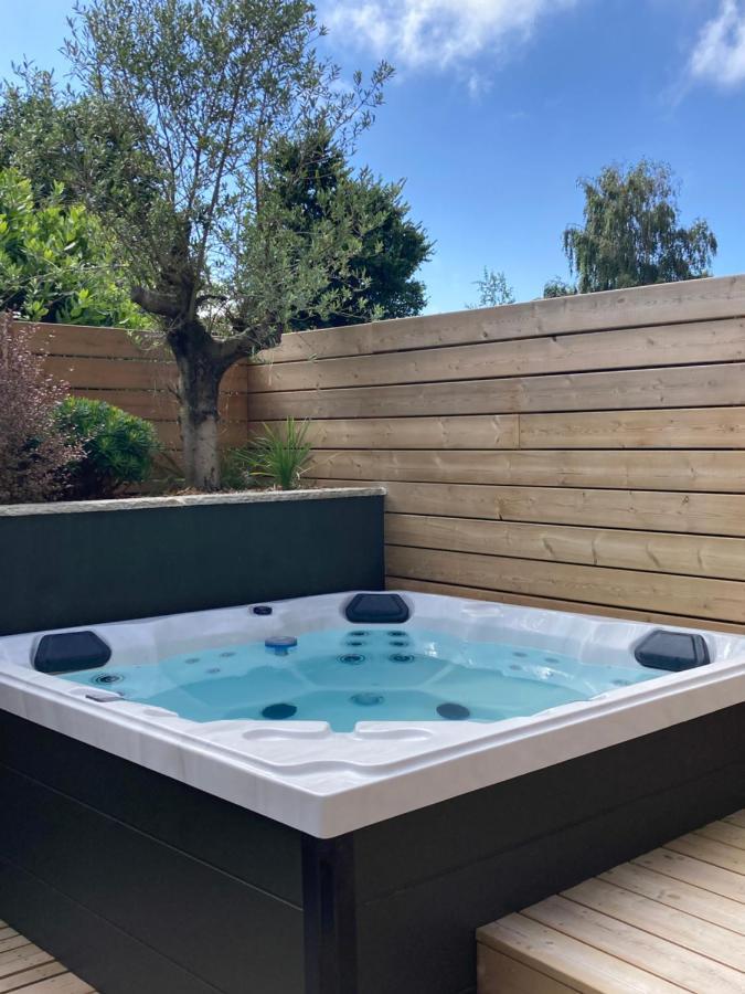 Douceur De Vivre En Bord De Mer - Jacuzzi Et Cheminee Saint-Coulomb Exterior photo